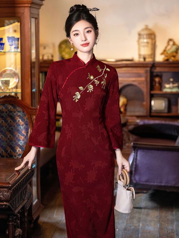 红色旗袍2025新款改良年轻款订婚礼服裙刺绣敬酒服新娘秋冬季长袖|undefined