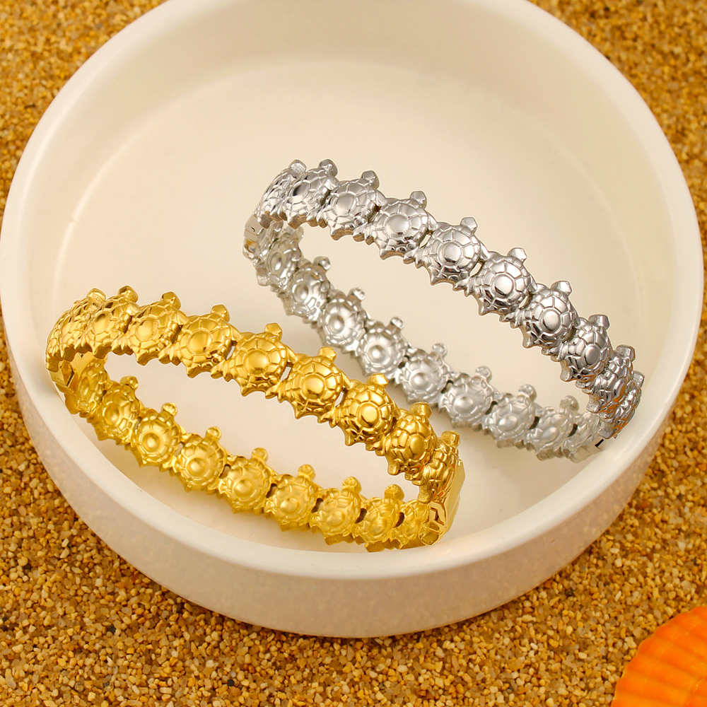 35g Weight PVD Coated Gold Plating Process 18K Real Gold Plated Plating Material Bangle Classification 1 Piece Quantity Holiday, Daily Occasion 304 Stainless Steel Material Tortoise Pattern Women's Gender Retro, Classic Style Style Waterproof Non Tarnish, Plating Craft PVD Coated Real Gold Plated Tortoise 304 Stainless Steel Retro Classic Style Waterproof Non Tarnish 304 Stainless Steel Bangle 10