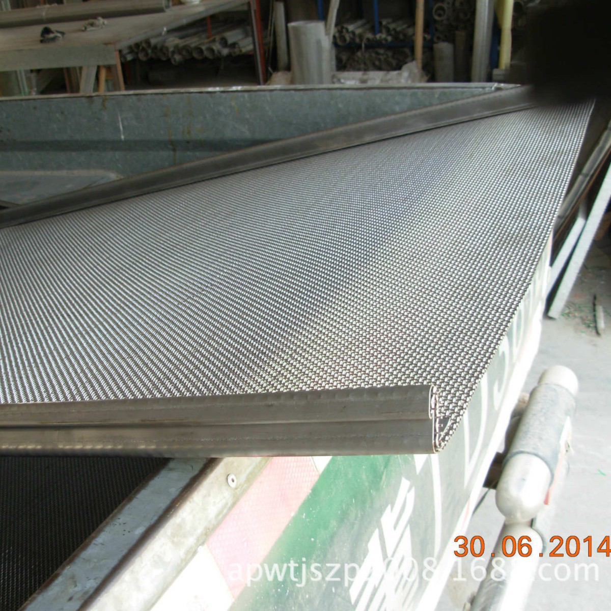 厂家专业生产预弯成型不锈钢轧花网、锰钢网片、矿筛网