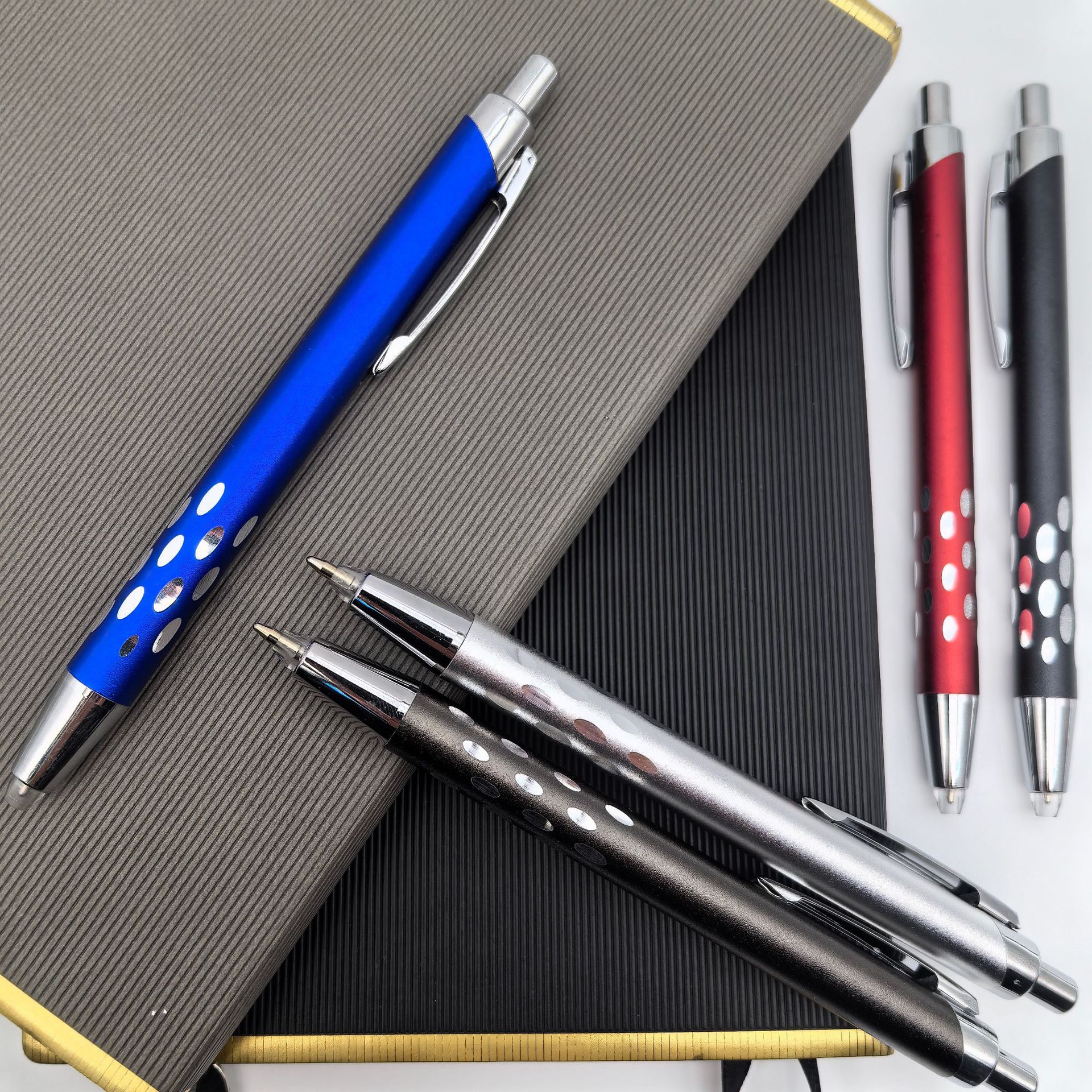 Creativo pulsar metal pinza de lámpara 24 orificios anillo esmerilado metal lápiz de bola logotipo láser punta de lápiz brillante