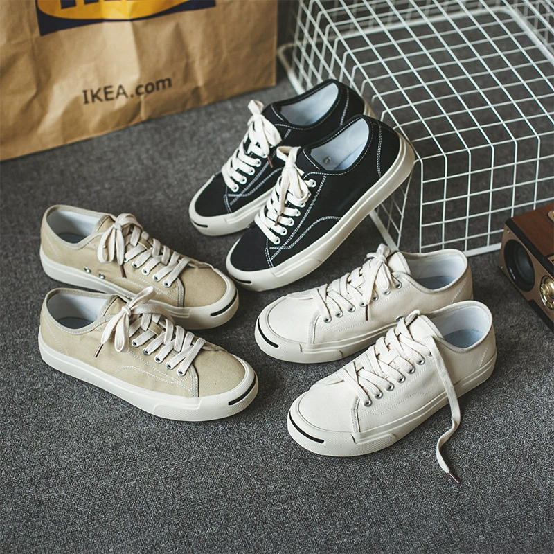 Летние белые кеды 2024 года, низкие дышащие кеды из холщовой ткани для мужчин, модные стильные кроссовки, универсальные кеды в корейском стиле.