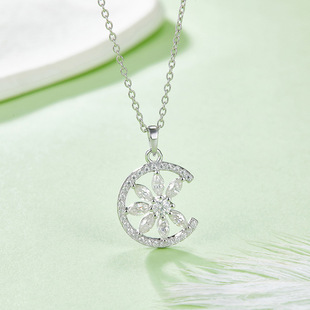 European and American Cross-Border Sunflower Flower Original Design S925 Silver Platinum-Plated Moissanite Women's Necklace with Exquisite Diamond Inlay