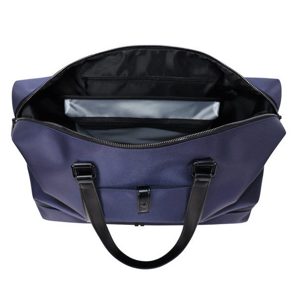 Capacious bag strap wet and dry separation for gym