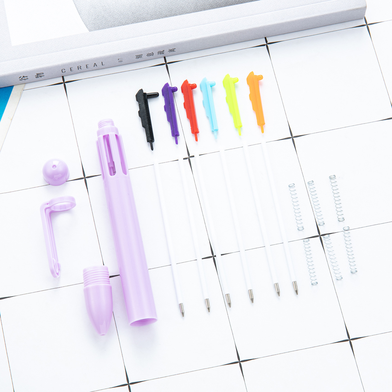 Bolígrafo de plástico multicolor creativo tipo de prensa 6 colores en uno bolígrafo de color para estudiantes papelería bolígrafo multifuncional