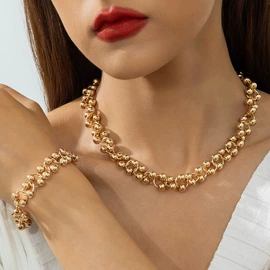 项链;戒指;耳环