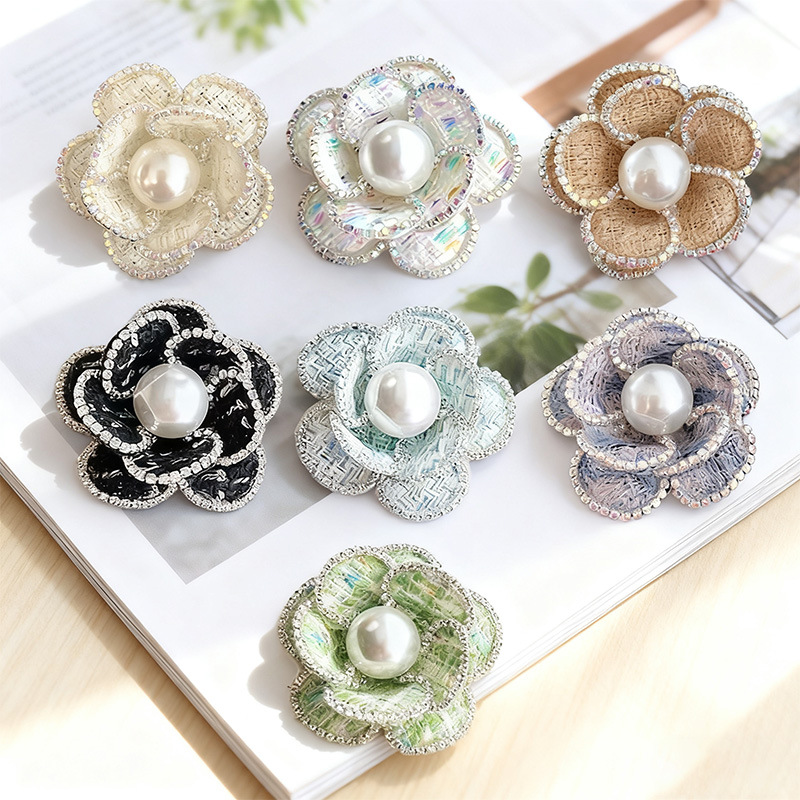 Cross-Border Hot-Selling Small Fragrant Diamond-Edged Elegant Flower Brooch Fashion Retro Light Luxury Versatile Atmospheric Accessory Small