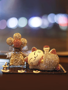 Cat car interior decorations car interior perfume ladies car female center console Xu Ping