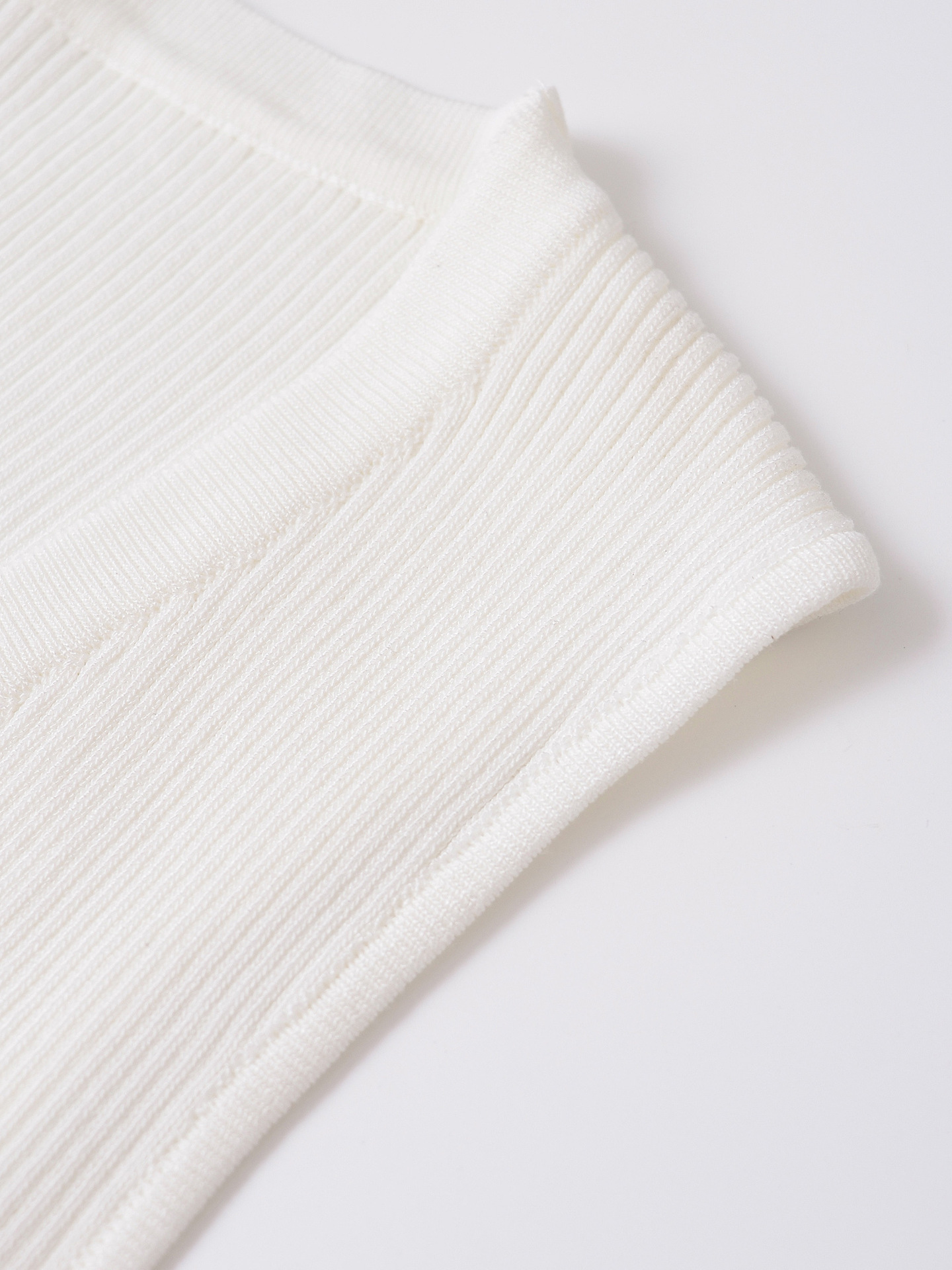 Damenbekleidung 2024 Herbst und Winter neue Mode Goldschnalle Dekoration flache Nadel Weste Top_voghion.com