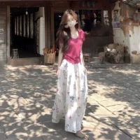 Новый летний милый и свежий стильный вязаный тонкий топ с короткими рукавами + юбка с высокой талией с цветочным принтом, костюм-двойка для девочек