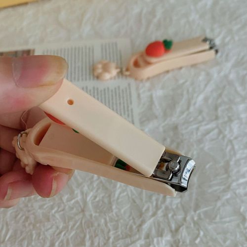 Cute cartoon cat claw pendant nail clippers for girls anti-splash nail clippers home creative folding manicure nail clippers