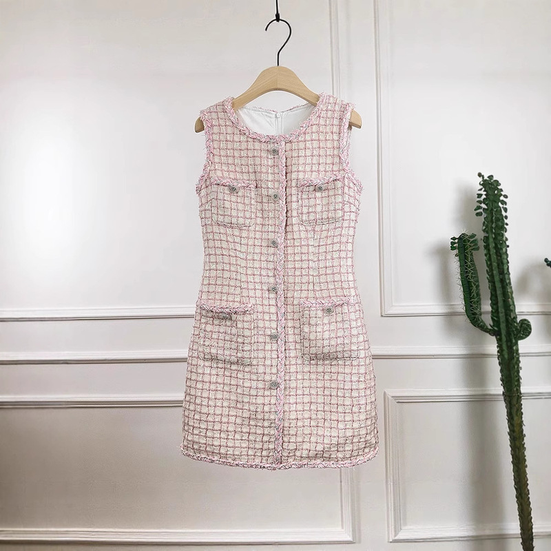 2026 Autumn/Winter New French Style Socialite Tweed Dress with Single Breasted Buttons, Waist-Cinching, Slimming A-Line Skirt