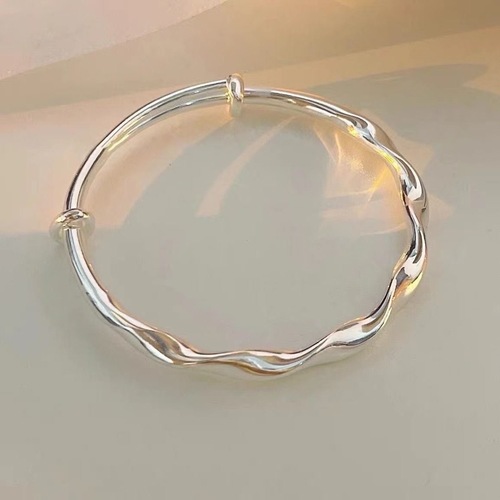 New Mobius twisted bracelet for women, undulating lines, shiny, simple plain rings, high-end girlfriend bracelets, bracelets