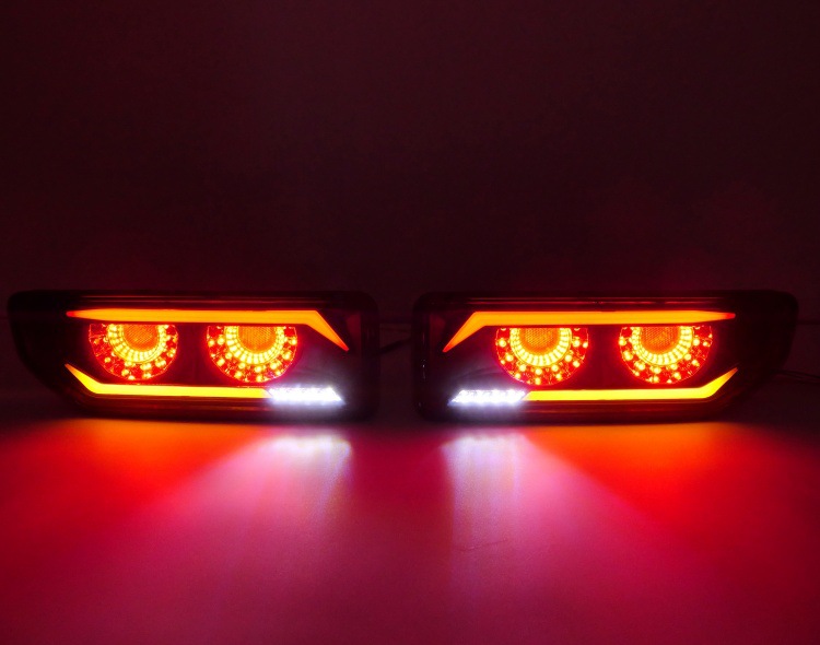 Suitable for Suzuki 19-24 Jimny Rear Bumper Light Brake Light Flowing Water Turn Signal Tail Light