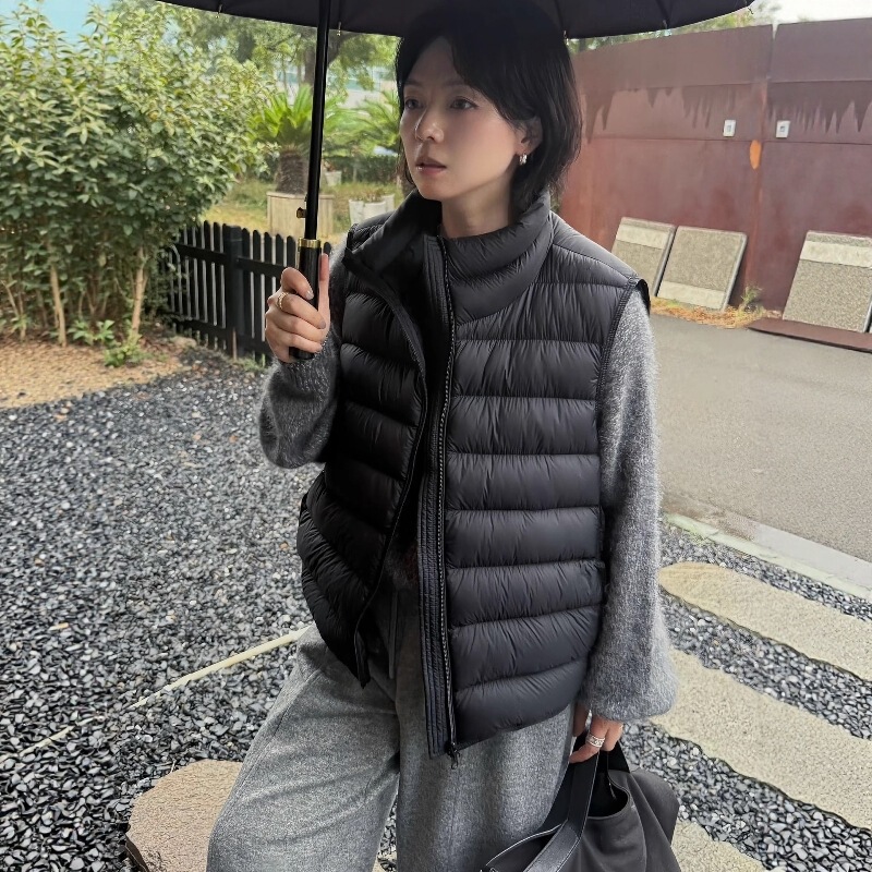 Super Stylish and Trendy Age-Reducing Black Ribbed down Vest for Women, Autumn and Winter 2025 New Outerwear Vest