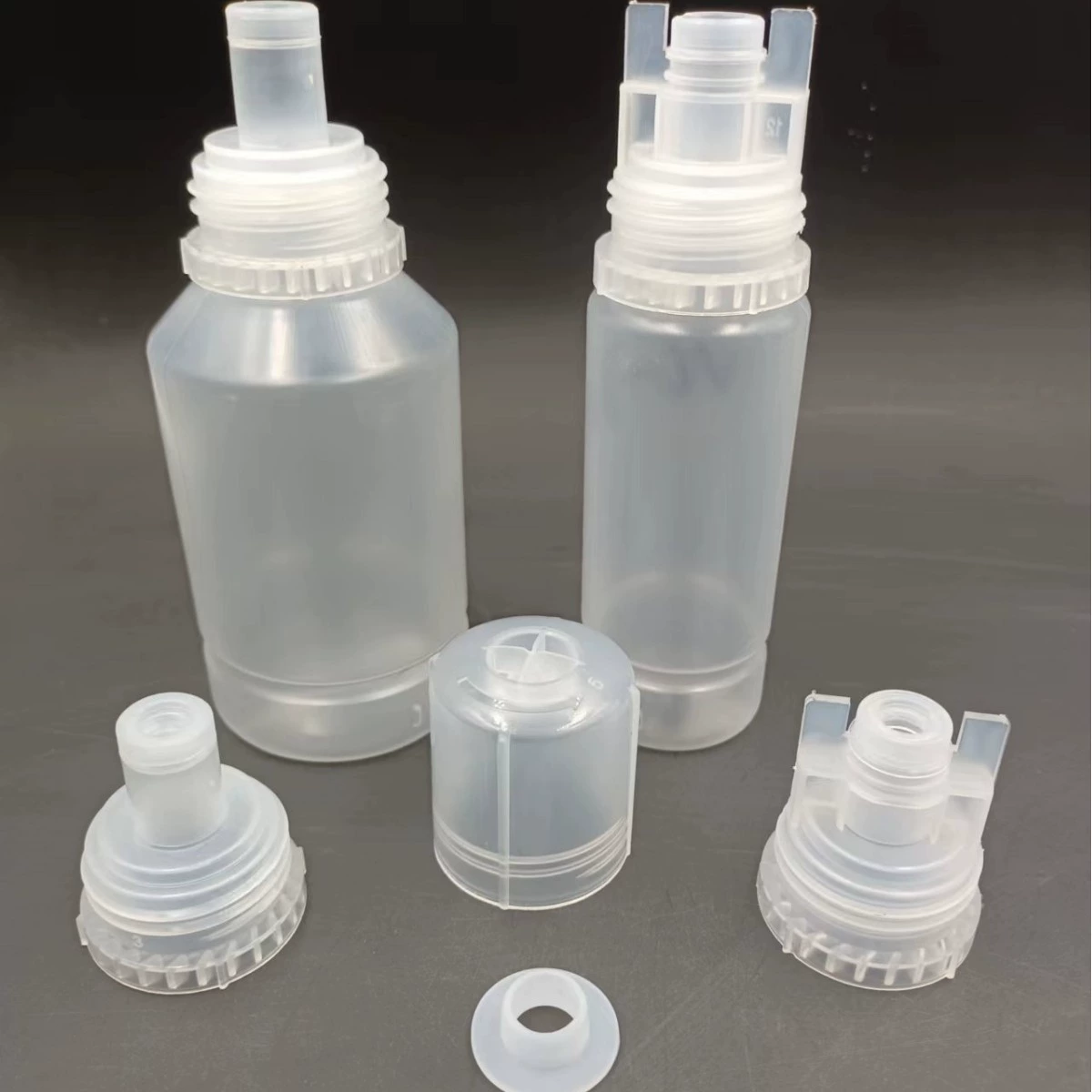 Пластиковая пустая бутылка с чернилами без уплотнения