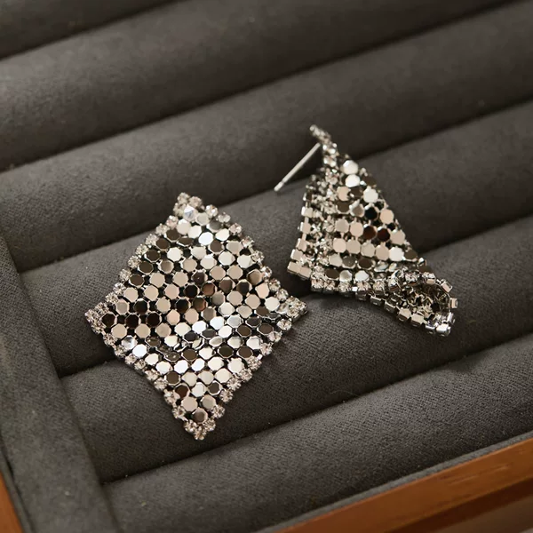 One Thousand and One Nights Flowing Light Magic Carpet Gold and Silver Earrings with a High-End Design, Tassel Earrings, Non-Pierced Mosquito Coil Ear Clips
