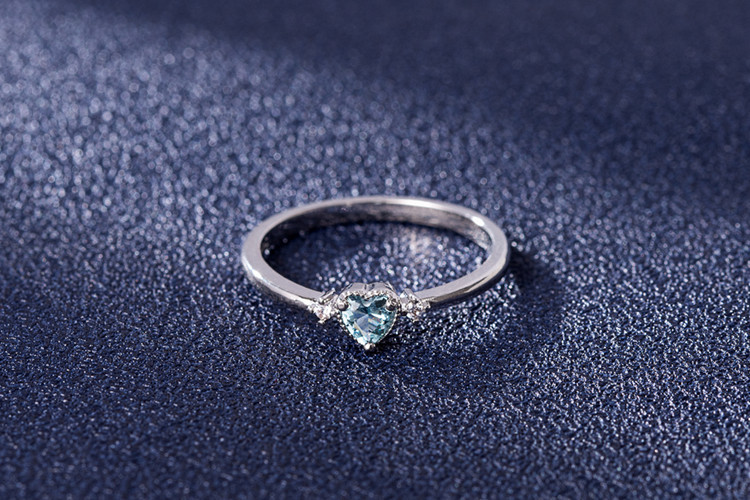 Blue Topaz Heart-shaped Ring European And American Zircon Blue Fashion Ring display picture 3