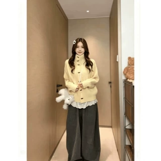 奶系纯色竖纹毛衣女早秋简约单排扣宽松长袖软糯针织开衫外套上衣