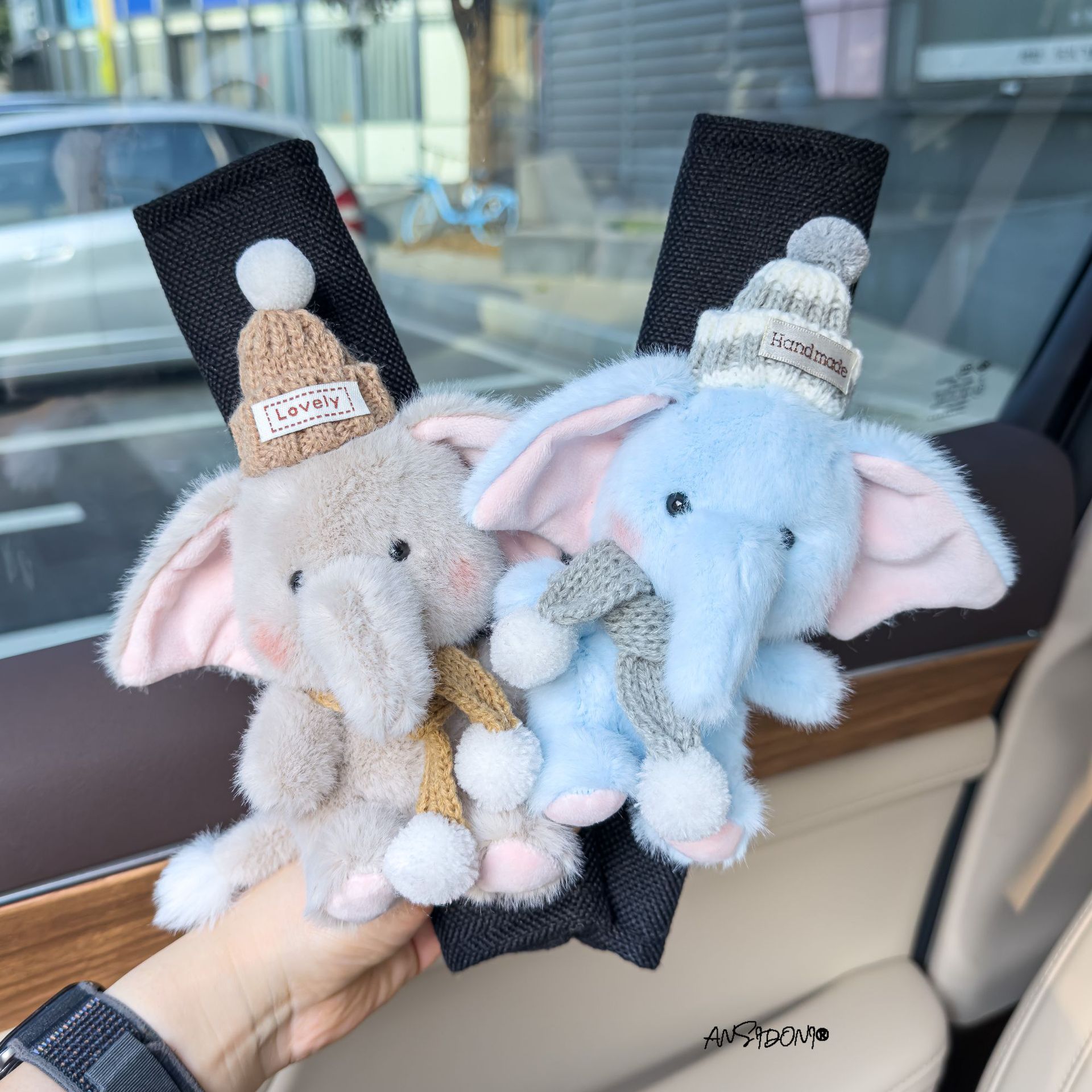 Cute Little Elephant Car Seat Belt Shoulder Pad Anti-Wear Clothing Protection Cover for Girls Car Interior Decoration Accessory