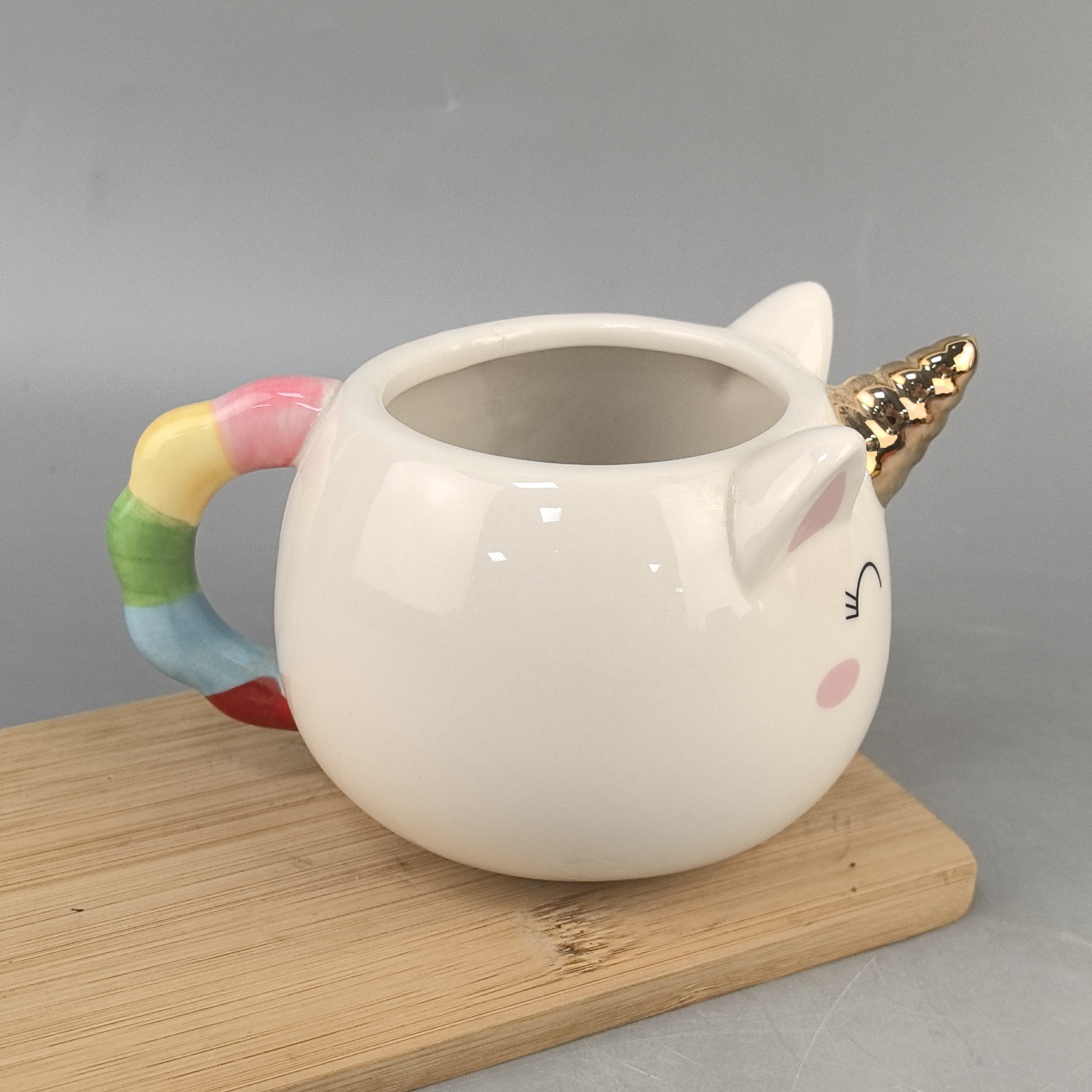 Taza de cerámica de la serie de unicornios Taza de café de ballenas Taza de cerámica pintada a mano Taza de cerámica 3D Caballo de arco iris