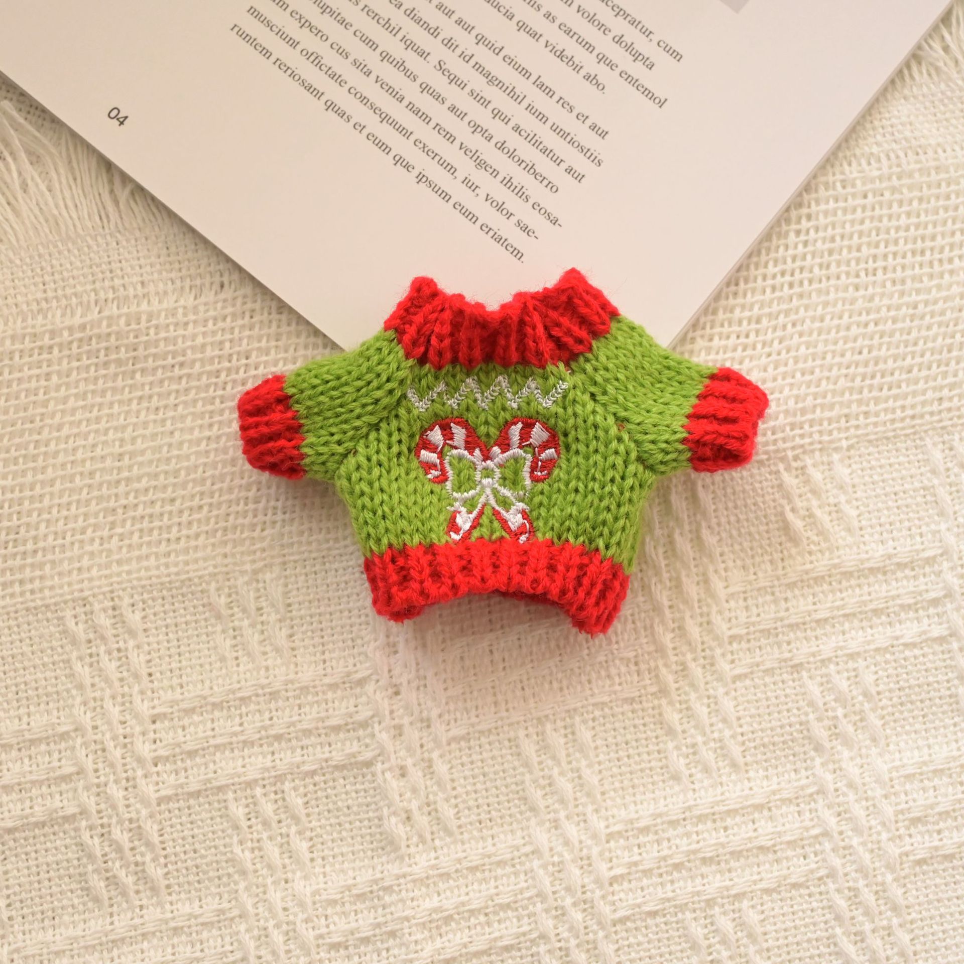 Venta caliente perro cabeza 14cm muñeco de peluche suéter colección de accesorios de ropa rabu ropa spot al por mayor