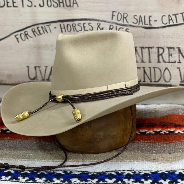 Cappello a cilindro in pura lana con decorazione a nastro di lana_voghion.com