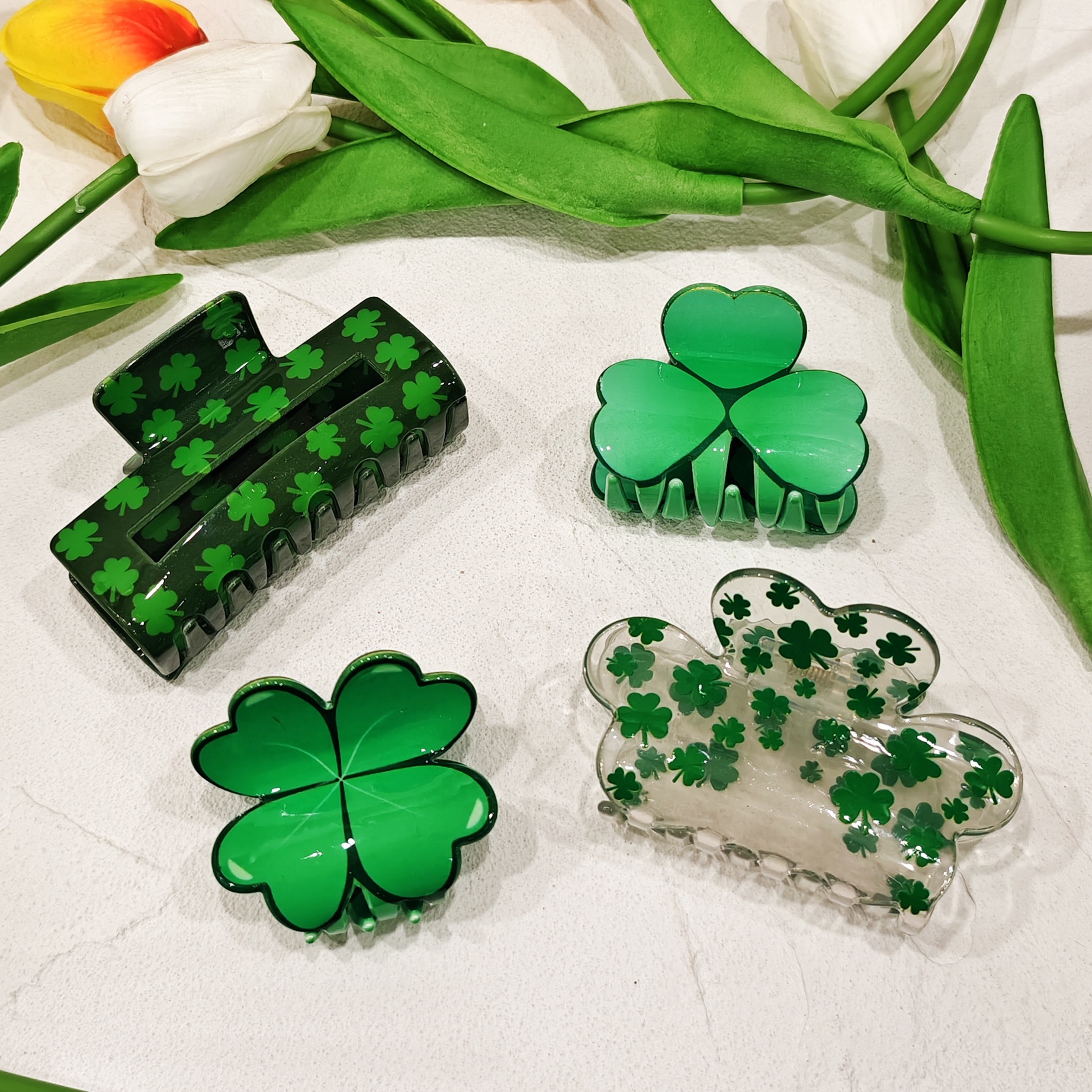 25g Weight Pastoral Women's Shamrock Four Leaf Clover Arylic Hair Claws