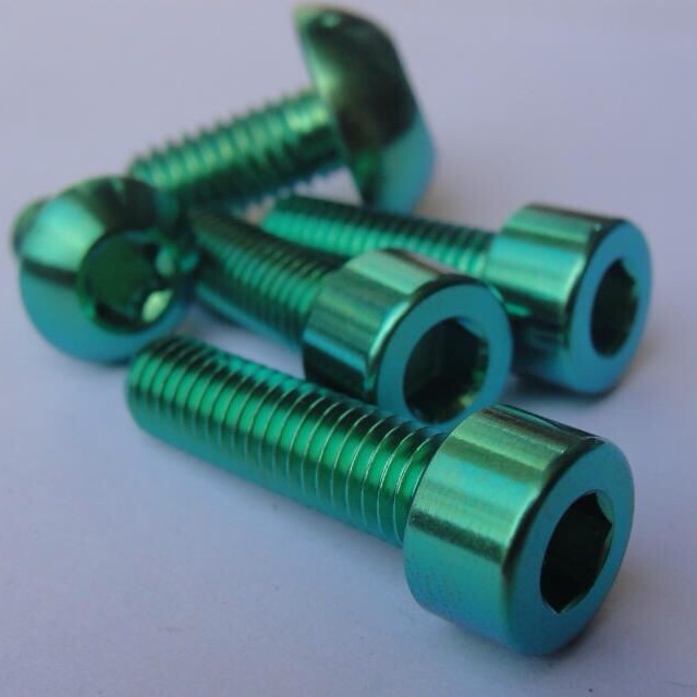 厂家生产供应精密钛合金螺丝          钛合金配件