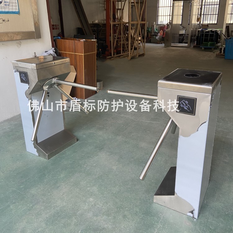 成品三辊闸 手动不锈钢单向半高超市入口通道闸 景区入口旋转闸