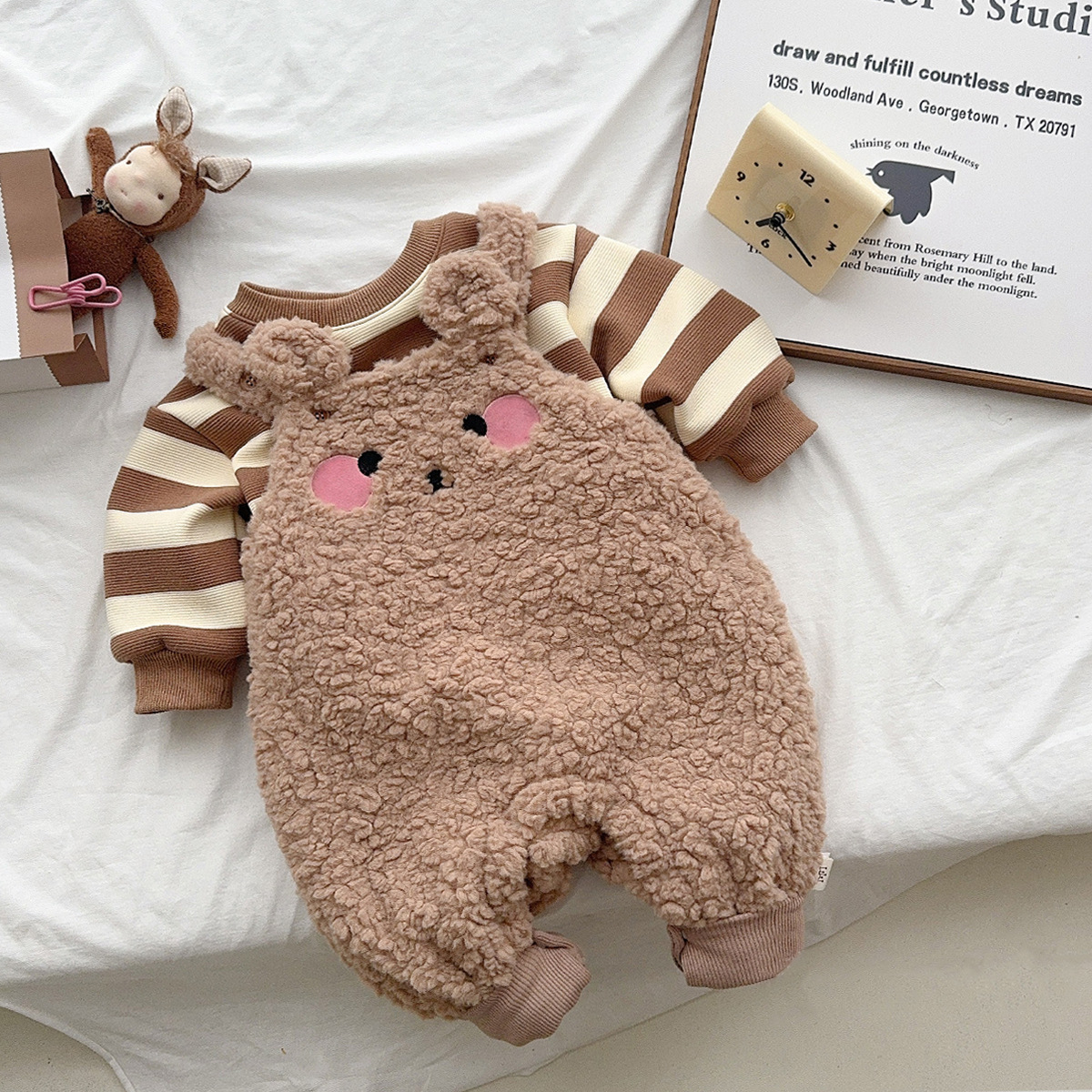 Ropa de otoño e invierno para bebés Suéter a rayas para niños coreanos Monos de lana de dibujos animados lindos Traje de salida de dos piezas