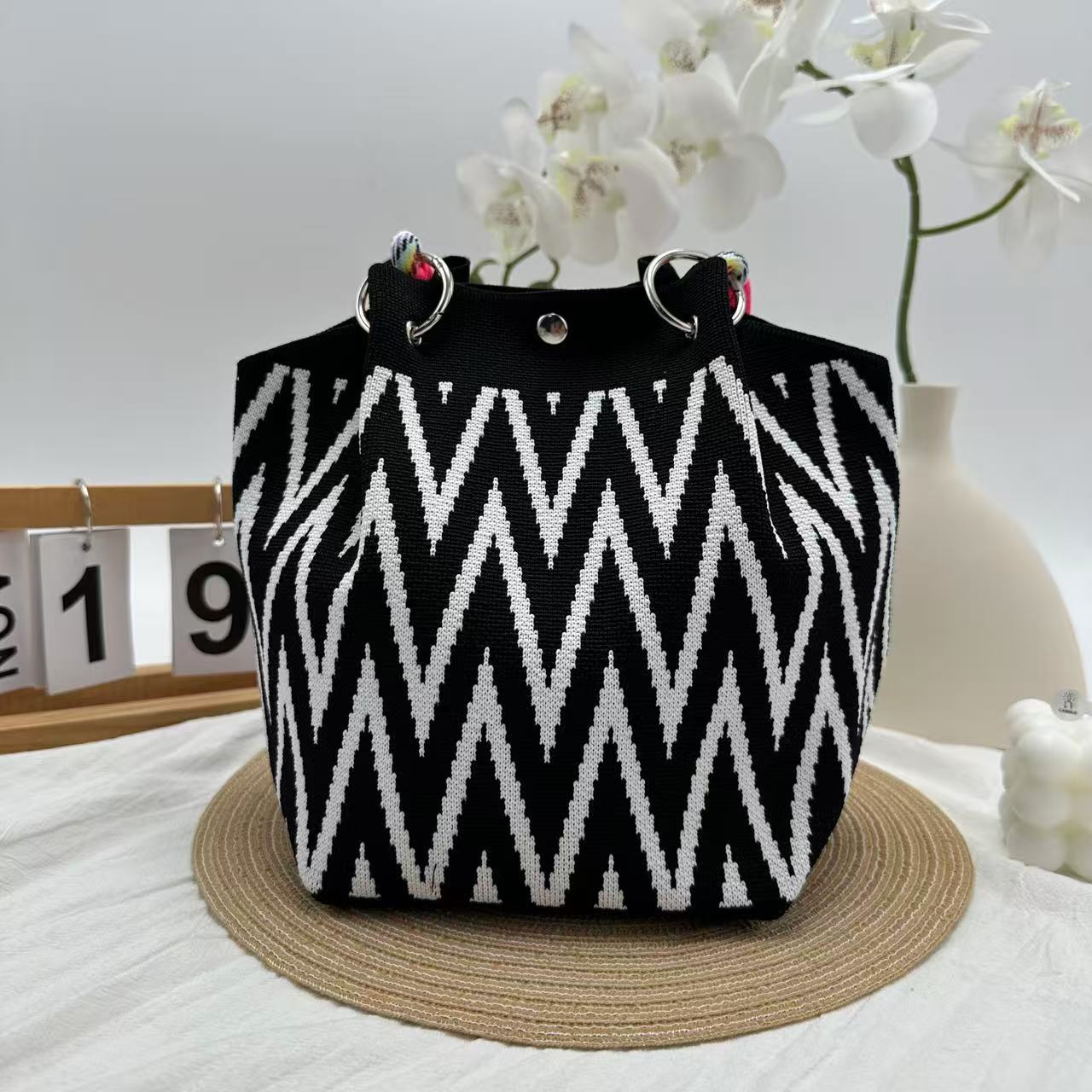 Floral Knit Ring Handle Bucket Style Wallet 10