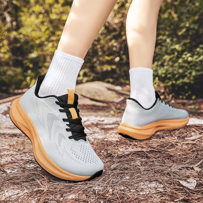 Cross-Border New High-Quality Wide-Toe Cushioning Running Shoes for Men, Breathable Fly-Knit Carbon Plate Sports Shoes, Wide-Foot Travel Shoes Cross-Border New High-Quality Wide-Toe Cushioning Running Shoes for Men, Breathable Fly-Knit Carbon Plate Sports Shoes, Wide-Foot Travel Shoes
