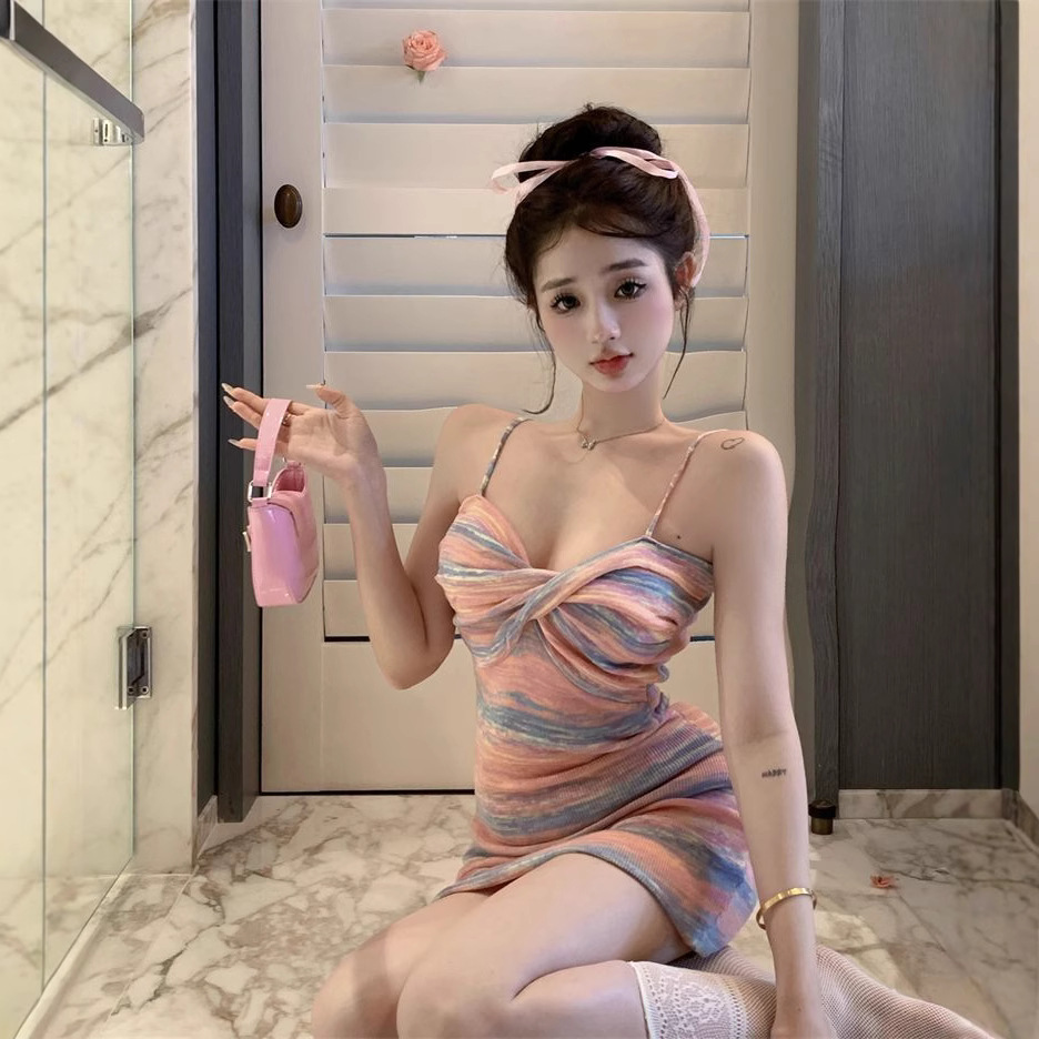 辣妹彩虹针织吊带连衣裙女2025夏季新款v领裙子收腰修身包臀短裙