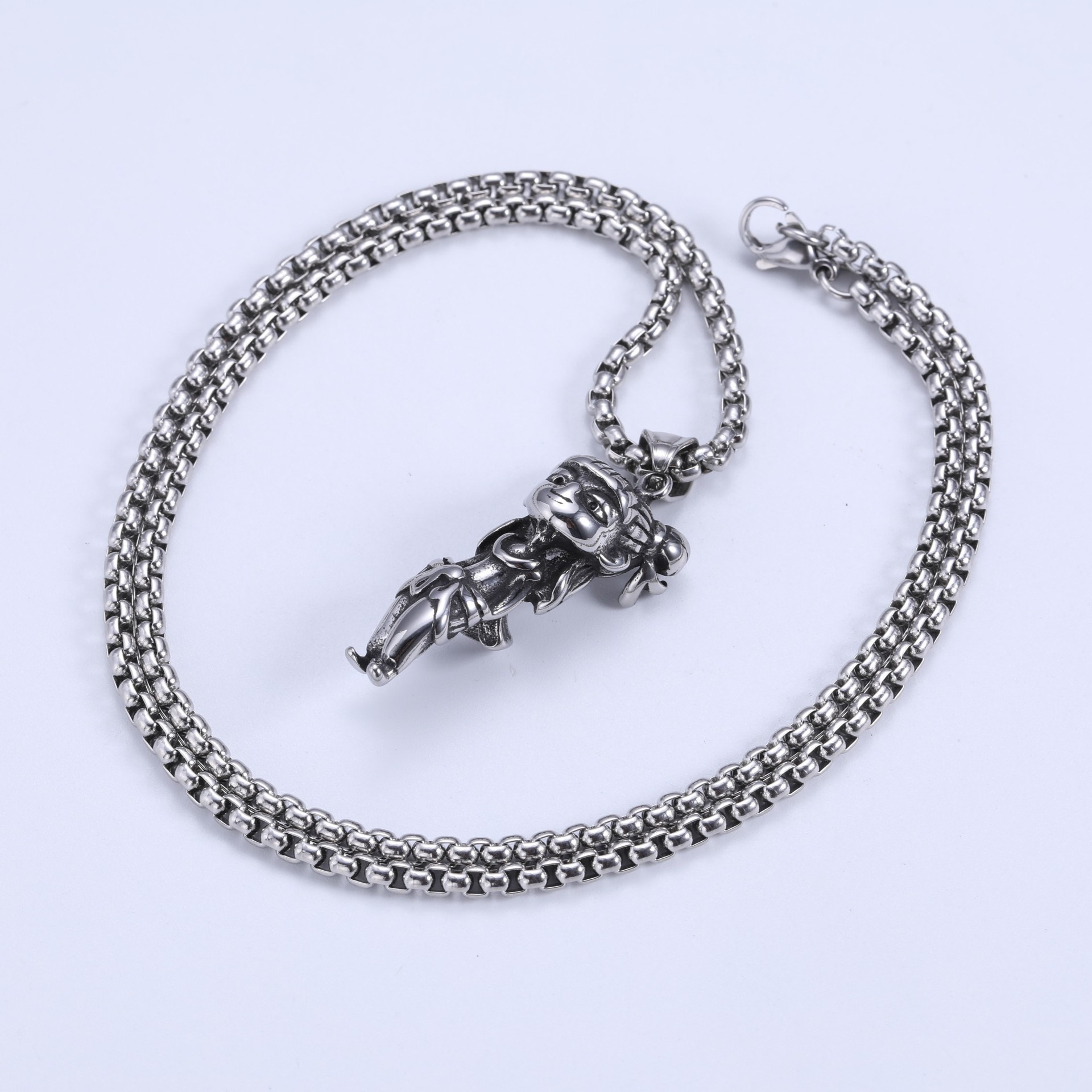 pendant hip-hop style