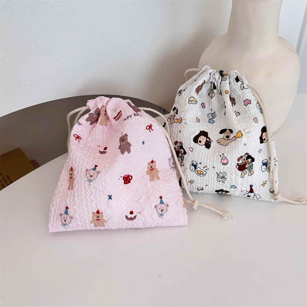 15g Weight String Closure Type / Strap Type Cosmetic Bag Bags Type Daily, Street, Shopping Occasion Polyester Material Letter Pattern All Seasons Season Women's Gender Streetwear Style Square Shape Streetwear Letter Polyester Square Makeup Bags 33