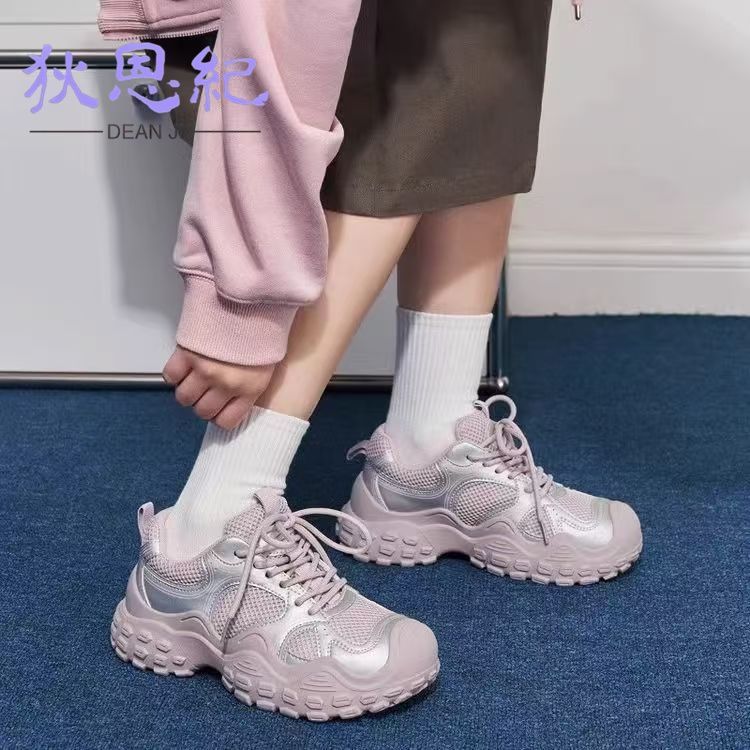 Zapatos de papá 2025 nuevos zapatos de punta grande de malla de primavera y verano para mujer, transpirables, delgados y feos, plataforma deportiva, zapatos blancos de aumento