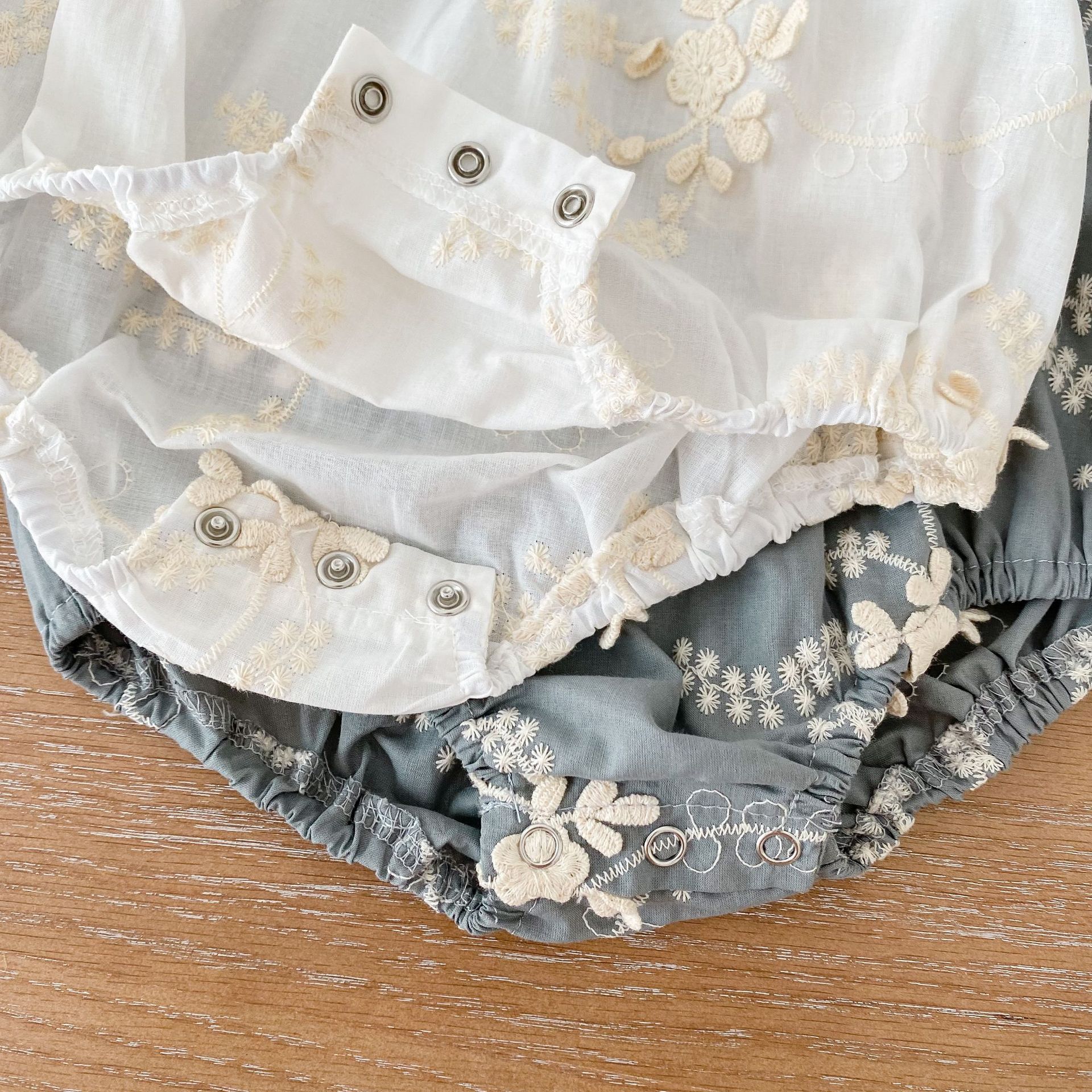 2024 Spring Girls' Long Sleeve Doll Collar Flower Embroidered Skirt+Romper Creeper Bodysuit sisters Dress_voghion.com