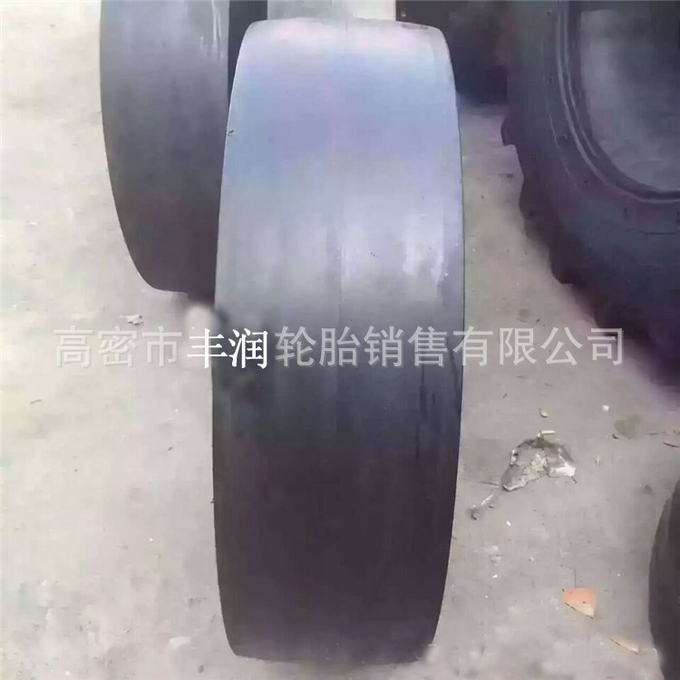 销售13/80-20光板C-1花纹轮胎11.00-20压路机轮胎1100-20