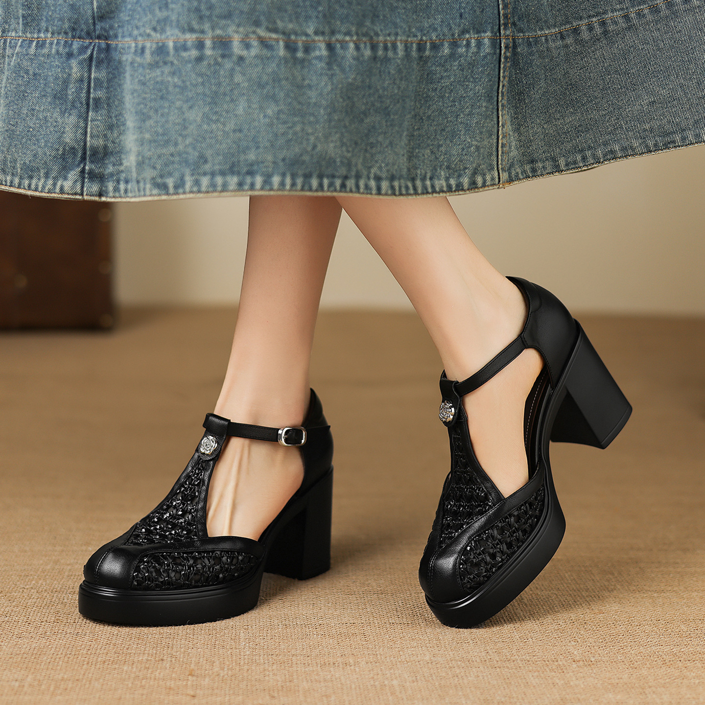 Sandal cao gót nữ mũi nhọn quai chữ T đế dày gót 8.5 cm phong cách vintage — đen