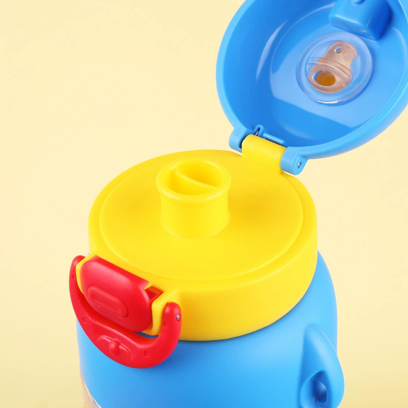 奥特曼 High quality cute handheld plastic glass with glass for students