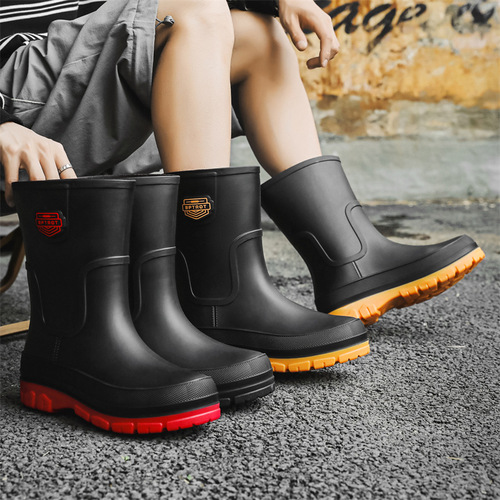 Men's Fashion Mid-Calf Rain Boots with Thick Soles, Outwear, Versatile Fishing Shoes, Non-Slip Kitchen Rubber Shoes, Waterproof Car Washing Shoes
