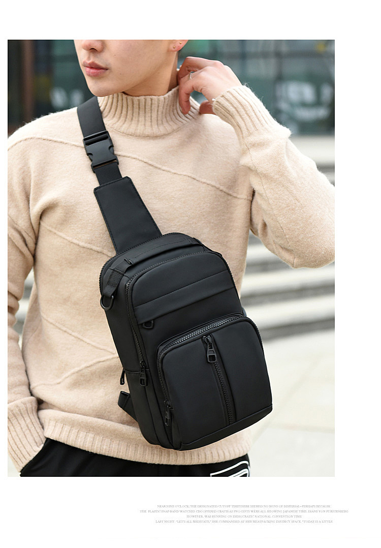 Wholesale New Men's Business Messenger Bag Casual Fashion Travel Chest Bag display picture 11