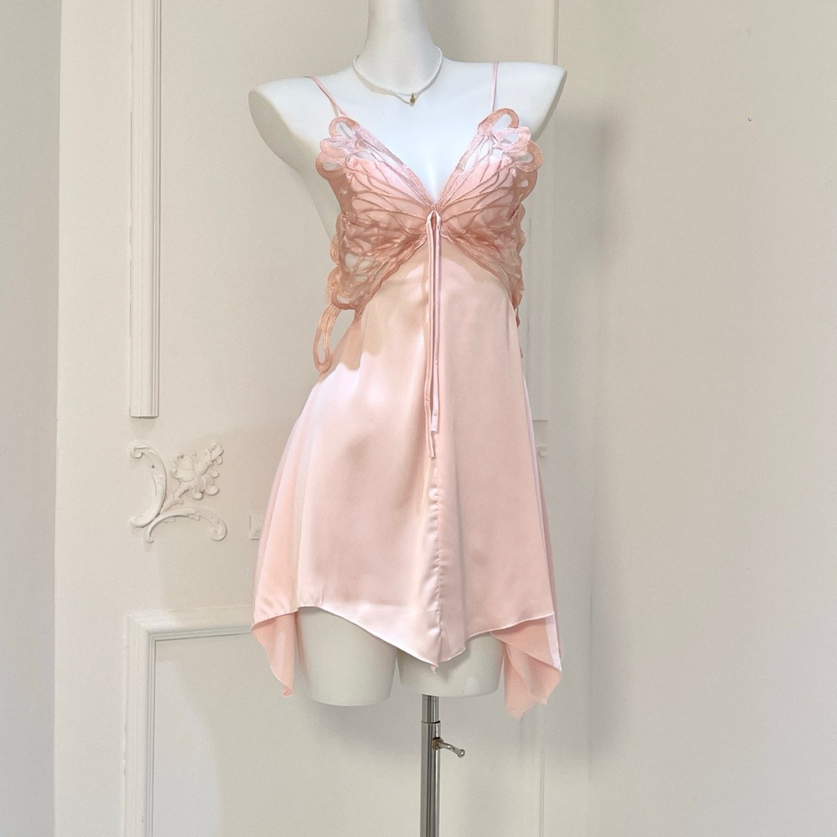 New Women's Summer Pajamas, Sexy Ice Silk Nightgown, Bow, Sexy Temptation Underwear, Hollow Backless Suspenders, Home Clothes