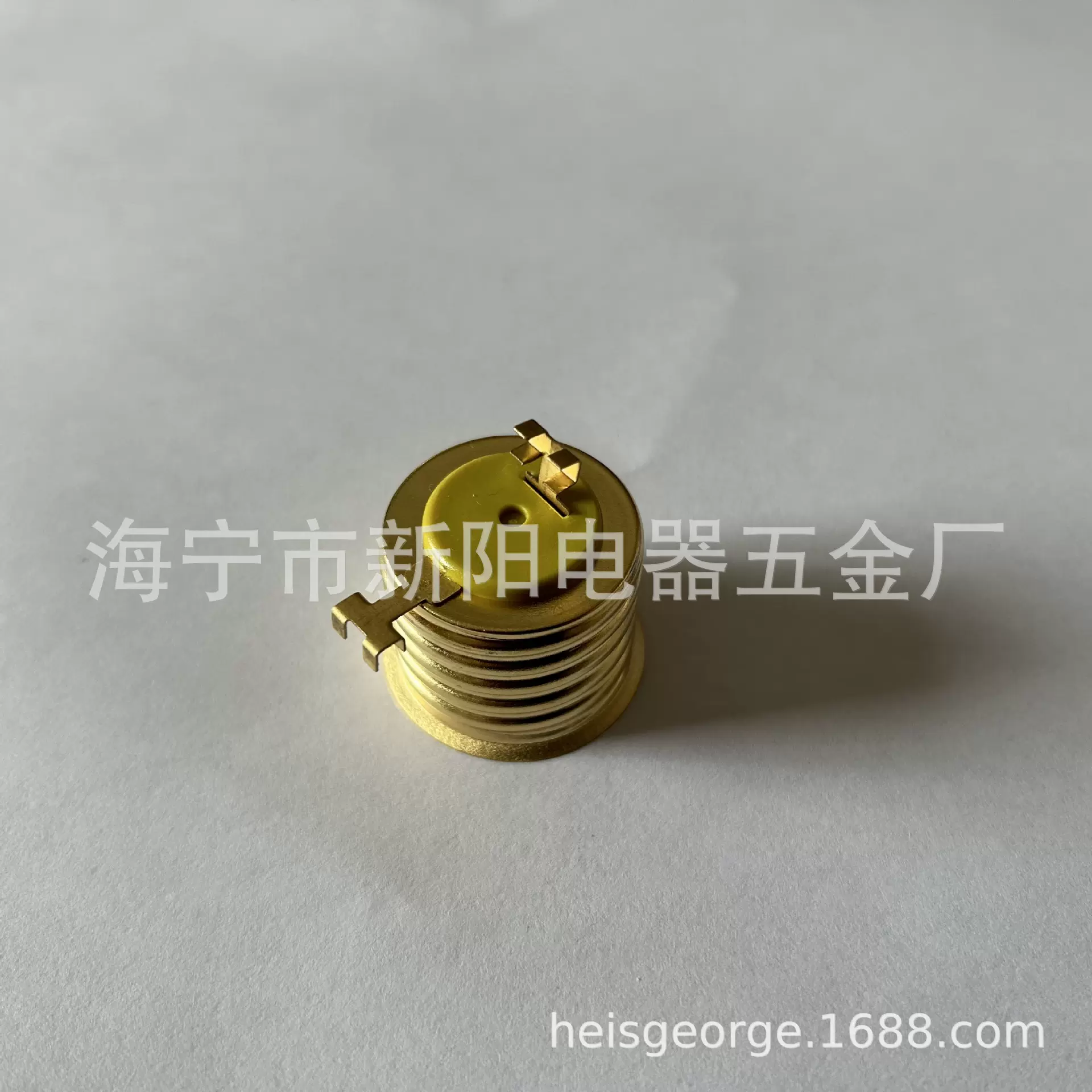 E27塑料180度爪子灯座平灯吊丝照明灯座室内养殖照明光照灯座