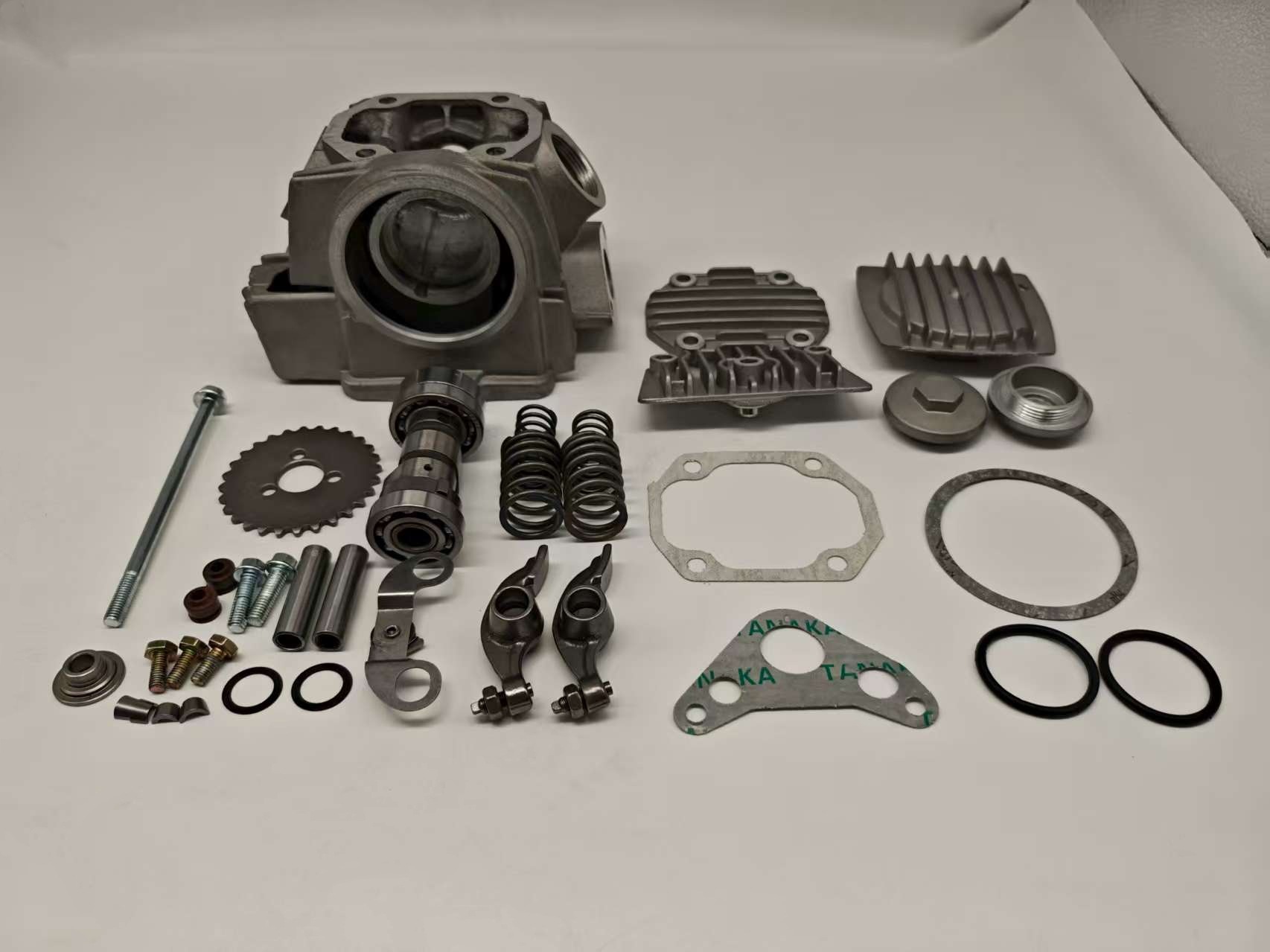 Motorcycle Dayang DY100 cylinder head assembly, JD100/JH100/C100 engine cylinder parts for curved-beam motorcycles