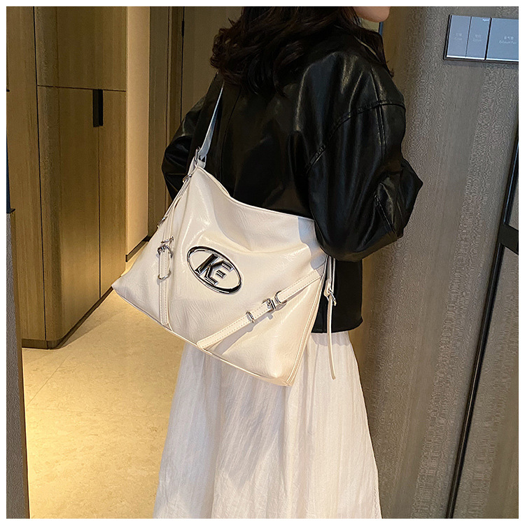 Tragbare, modische Strukturtasche mit großem Fassungsvermögen für Damen, neue Pendler-Einkaufstasche, einfache Achseltasche für alle Gelegenheiten, 2023_voghion.com