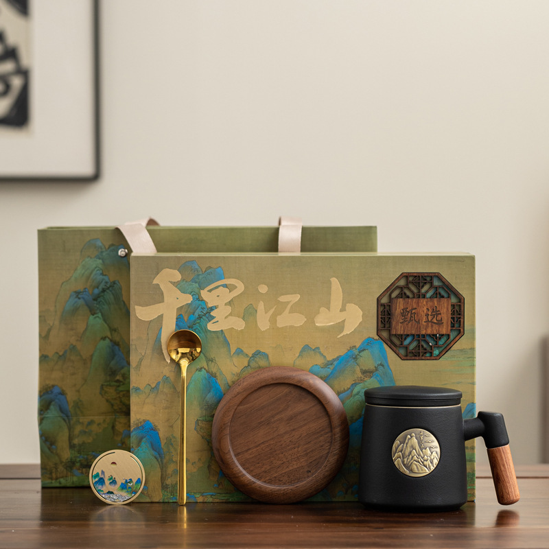 Taza de cerámica en relieve medalla de bronce con tapa caja de regalo taza de café taza de agua empresa regalo de mano tallado logotipo