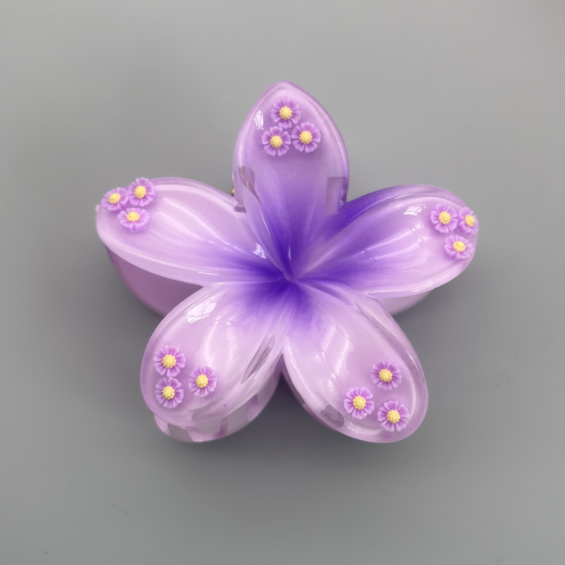 Pinza de pelo acrílica con flor de plumeria para mujer, accesorio de alta gama, pinza de tiburón, pinza de pelo cruzada para el verano.