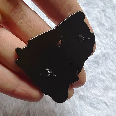Yaxa sancaqları — anime enamel pin, imitation