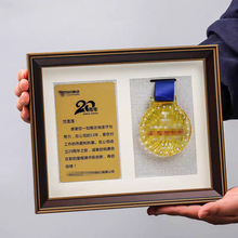 订做实木水晶奖牌收纳相框篮足球比赛金属奖章荣誉证书展示框摆台